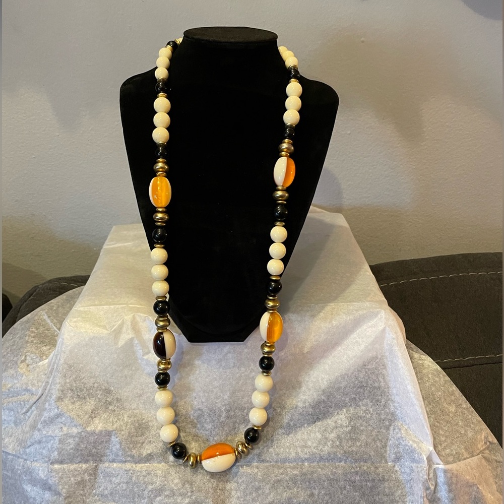 Vintage Amber Glass White Big Beaded Chunky
Gold Tone Women's Necklace